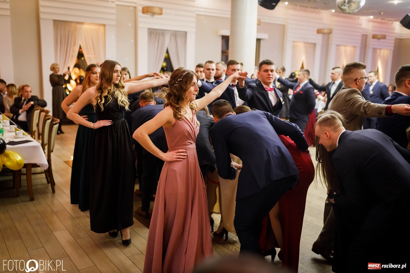 Zdjęcie w galerii na portalu naszraciborz.pl: Bal maturalny raciborskiego Ekonomika [FOTO i WIDEO] wiadomości z regionu