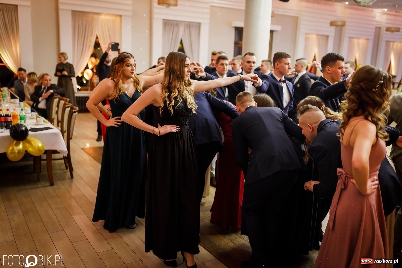 Zdjęcie w galerii na portalu naszraciborz.pl: Bal maturalny raciborskiego Ekonomika [FOTO i WIDEO] wiadomości z regionu