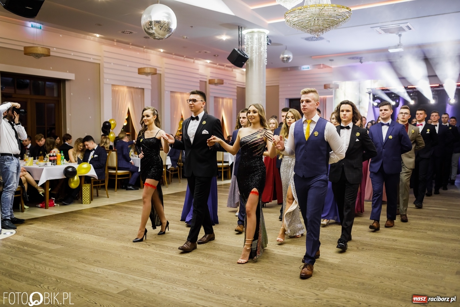 Zdjęcie w galerii na portalu naszraciborz.pl: Bal maturalny raciborskiego Ekonomika [FOTO i WIDEO] wiadomości z regionu