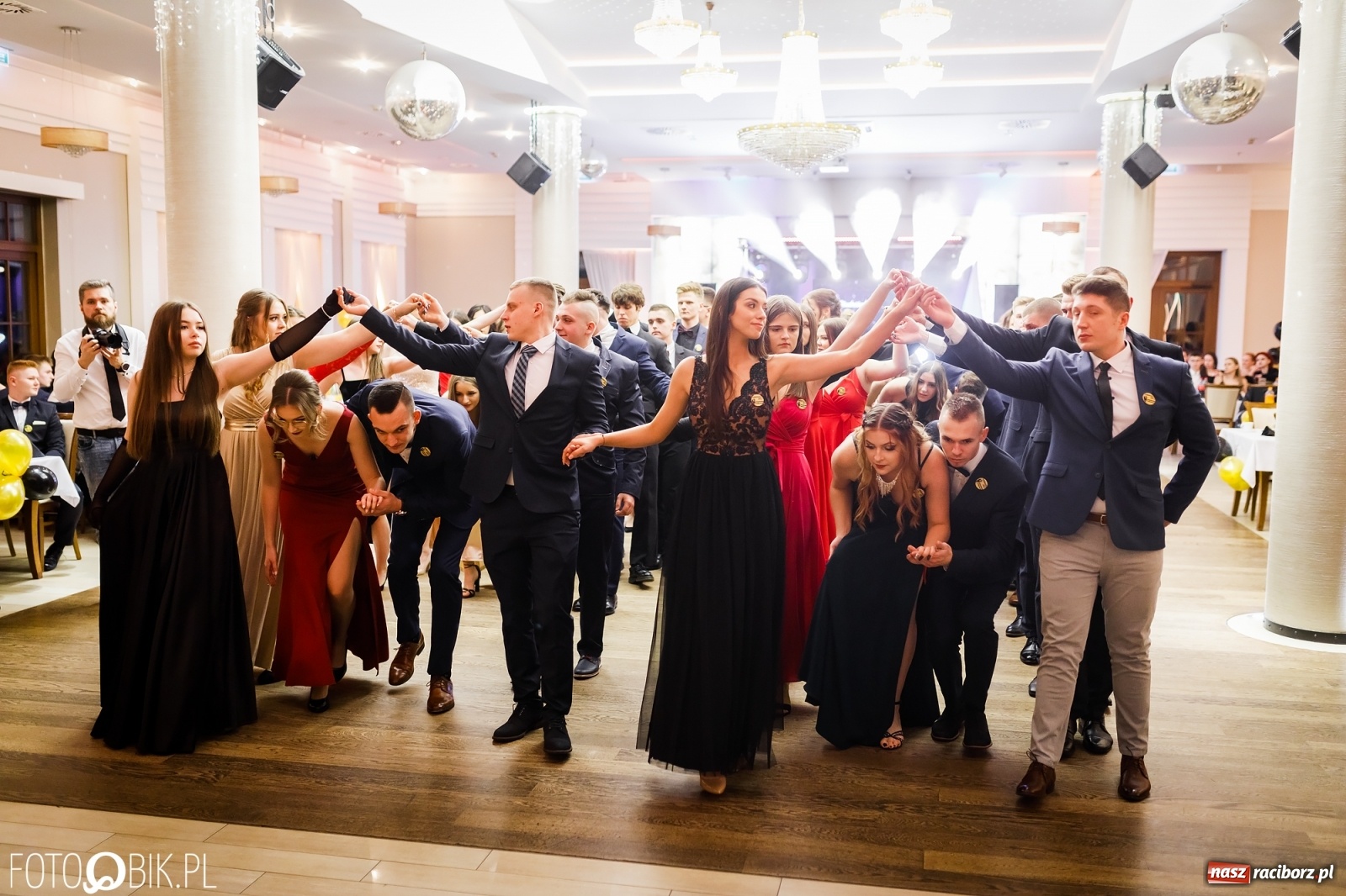 Zdjęcie w galerii na portalu naszraciborz.pl: Bal maturalny raciborskiego Ekonomika [FOTO i WIDEO] wiadomości z regionu