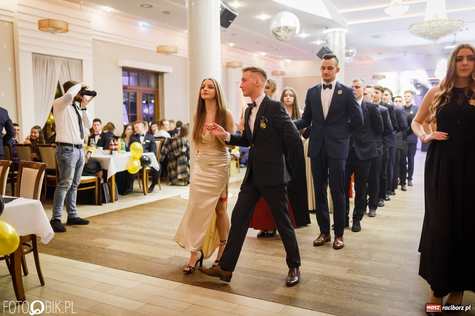 Zdjęcie w galerii na portalu naszraciborz.pl: Bal maturalny raciborskiego Ekonomika [FOTO i WIDEO] wiadomości z regionu