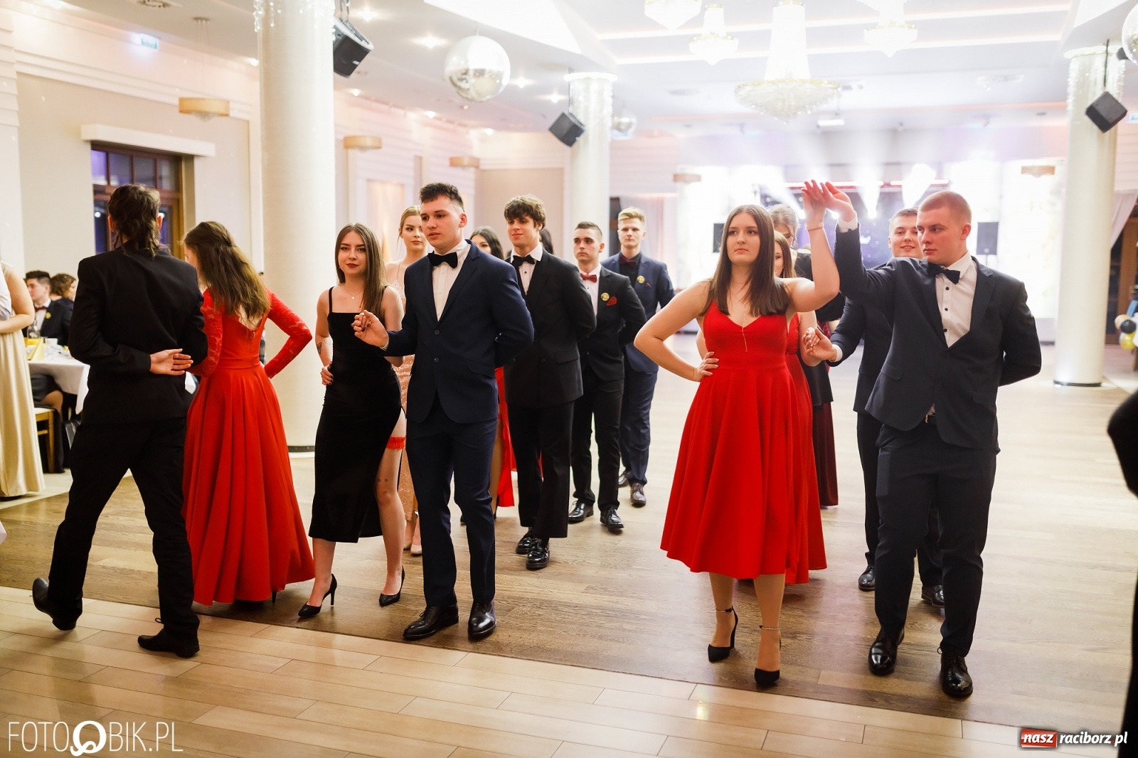 Zdjęcie w galerii na portalu naszraciborz.pl: Bal maturalny raciborskiego Ekonomika [FOTO i WIDEO] wiadomości z regionu