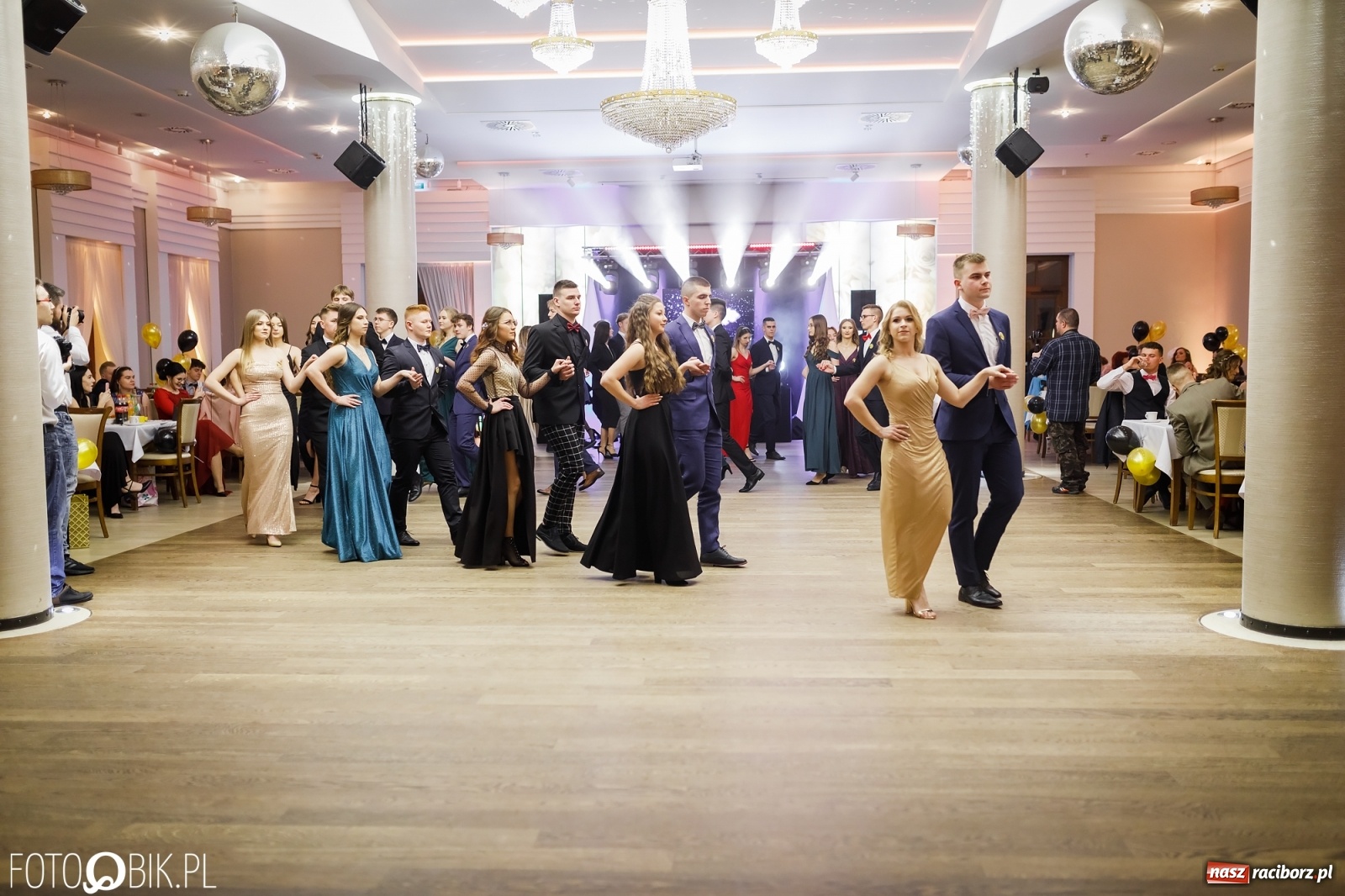 Zdjęcie w galerii na portalu naszraciborz.pl: Bal maturalny raciborskiego Ekonomika [FOTO i WIDEO] wiadomości z regionu