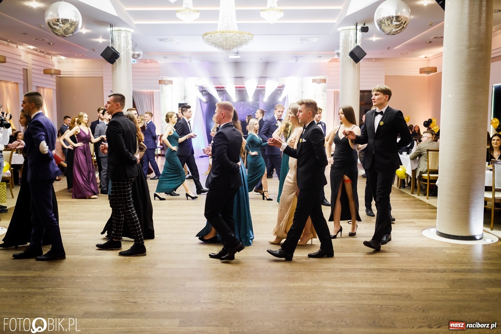 Zdjęcie w galerii na portalu naszraciborz.pl: Bal maturalny raciborskiego Ekonomika [FOTO i WIDEO] wiadomości z regionu