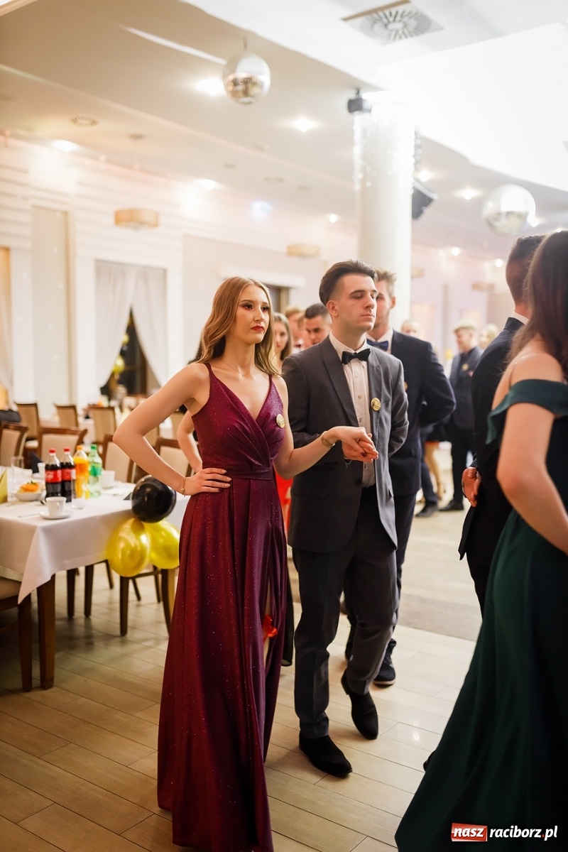 Zdjęcie w galerii na portalu naszraciborz.pl: Bal maturalny raciborskiego Ekonomika [FOTO i WIDEO] wiadomości z regionu
