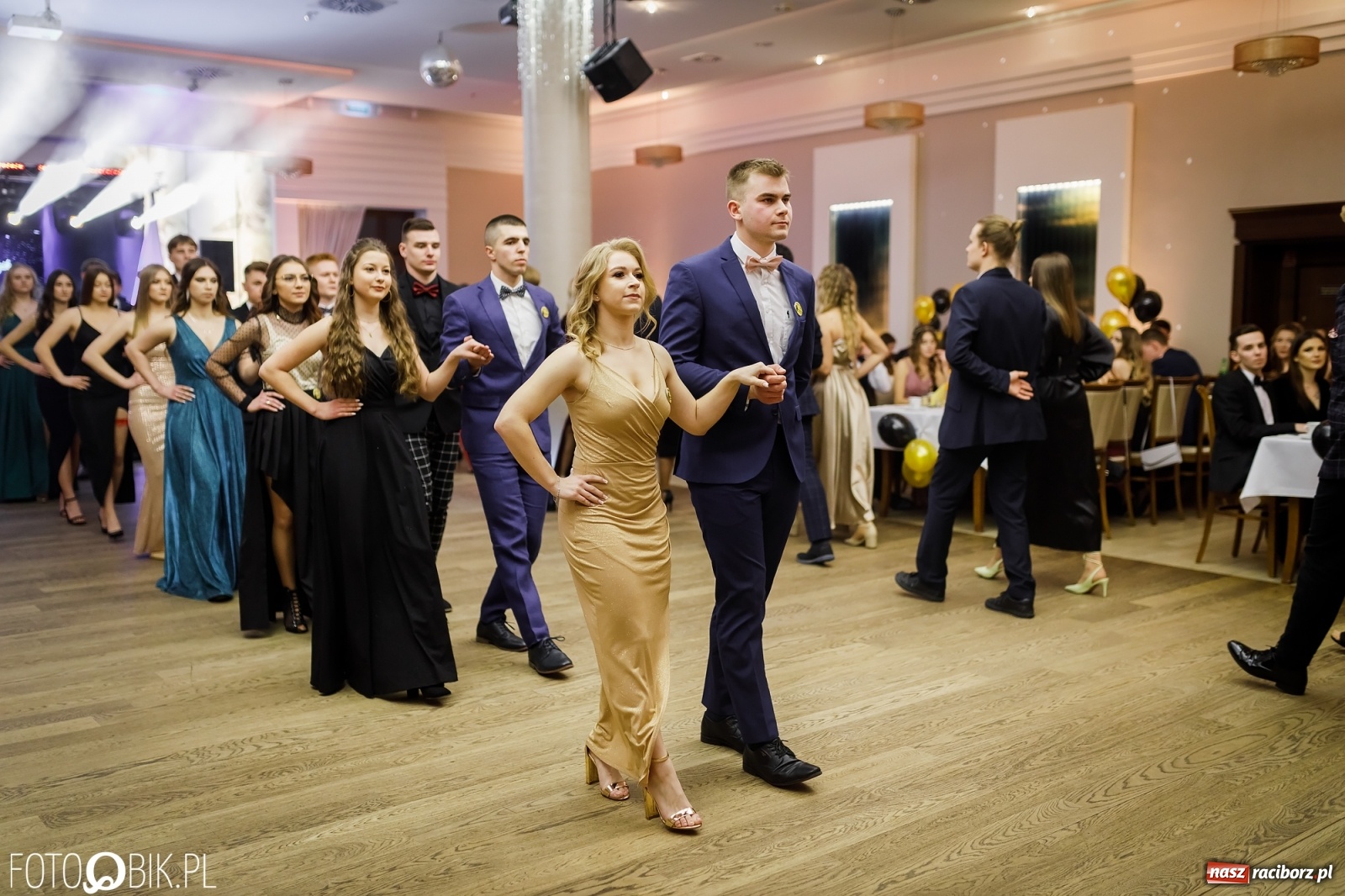 Zdjęcie w galerii na portalu naszraciborz.pl: Bal maturalny raciborskiego Ekonomika [FOTO i WIDEO] wiadomości z regionu