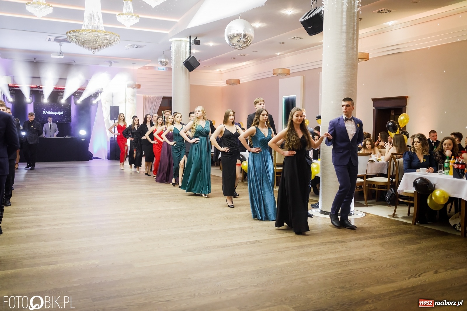 Zdjęcie w galerii na portalu naszraciborz.pl: Bal maturalny raciborskiego Ekonomika [FOTO i WIDEO] wiadomości z regionu