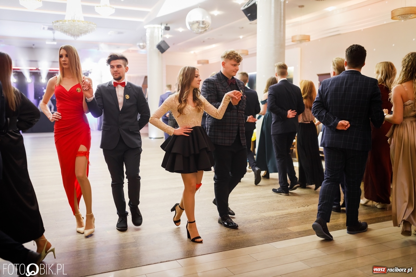 Zdjęcie w galerii na portalu naszraciborz.pl: Bal maturalny raciborskiego Ekonomika [FOTO i WIDEO] wiadomości z regionu