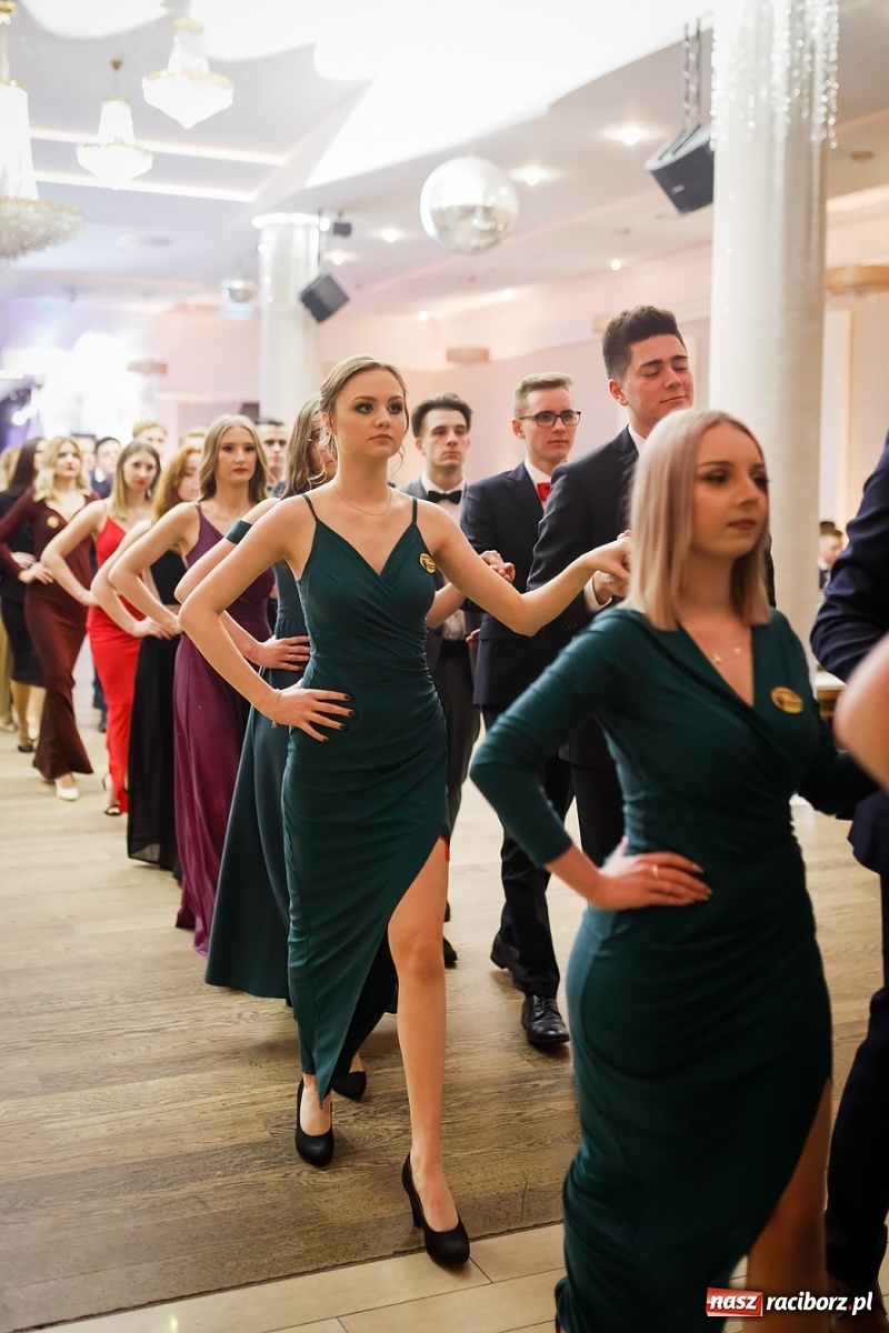 Zdjęcie w galerii na portalu naszraciborz.pl: Bal maturalny raciborskiego Ekonomika [FOTO i WIDEO] wiadomości z regionu