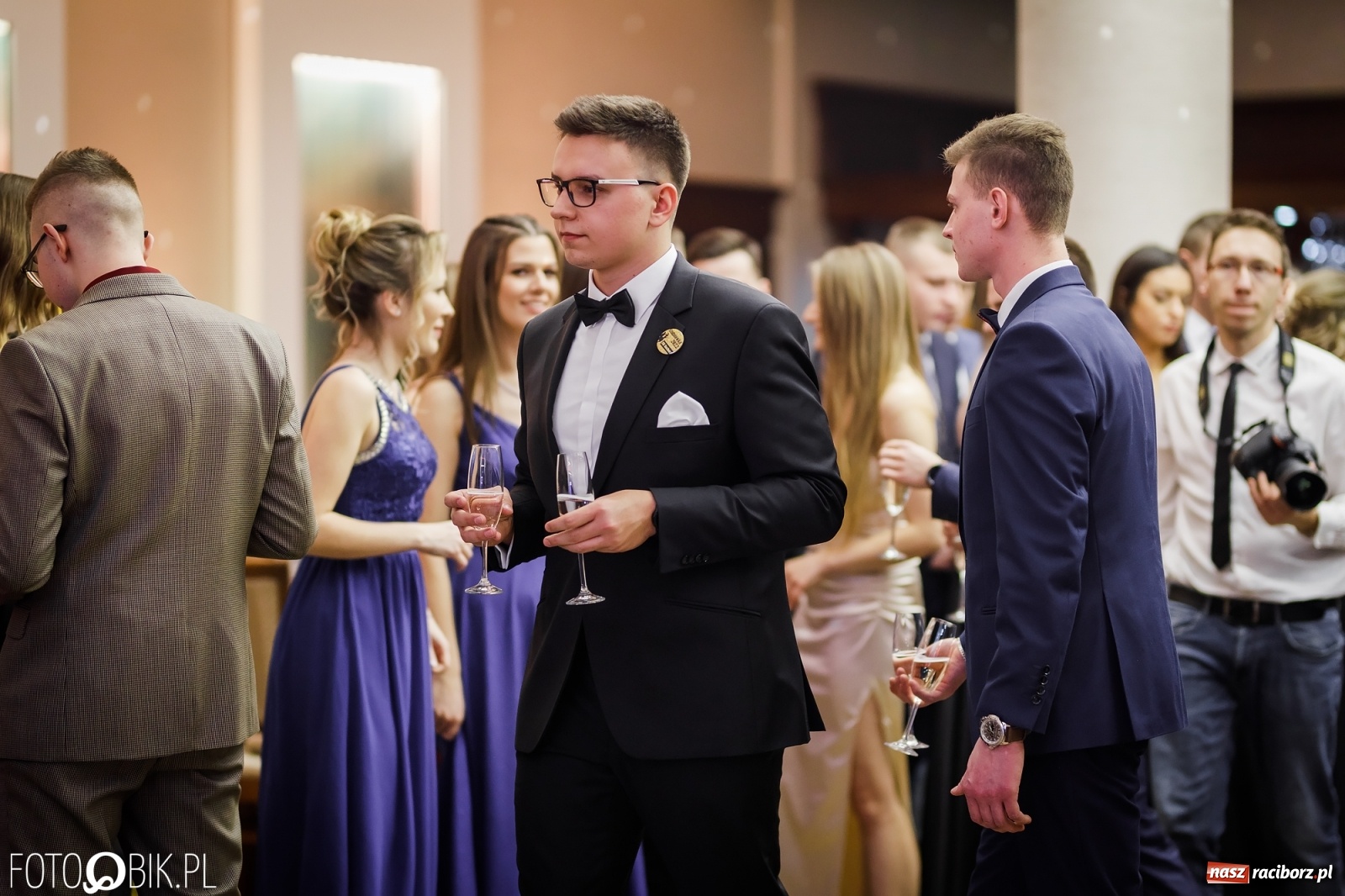 Zdjęcie w galerii na portalu naszraciborz.pl: Bal maturalny raciborskiego Ekonomika [FOTO i WIDEO] wiadomości z regionu
