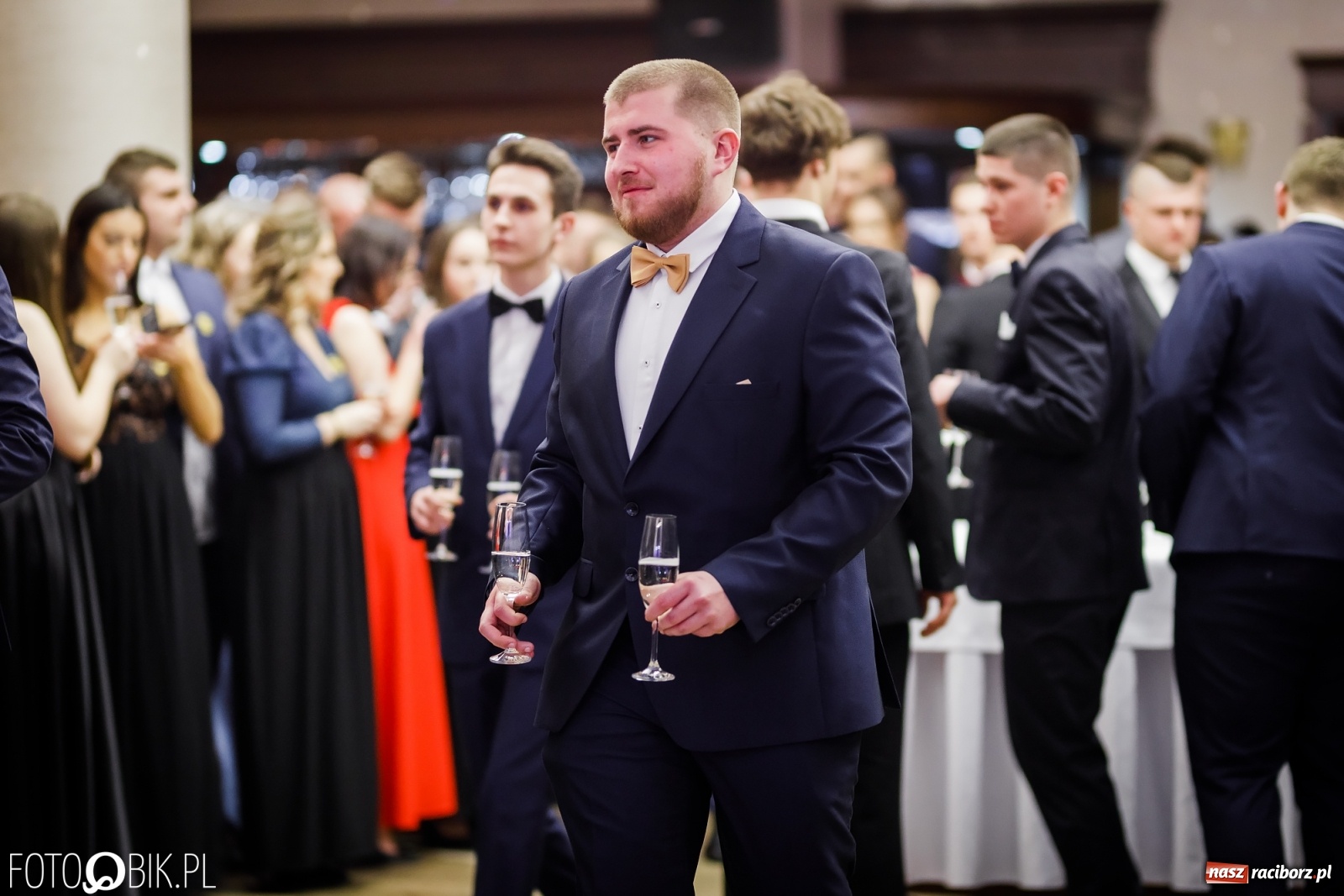 Zdjęcie w galerii na portalu naszraciborz.pl: Bal maturalny raciborskiego Ekonomika [FOTO i WIDEO] wiadomości z regionu