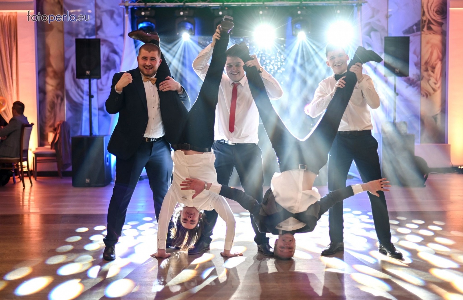 Zdjęcie w galerii na portalu naszraciborz.pl: Przeżyjmy to jeszcze raz. Ekonomik bawił się w dworku Komorno [FOTO] wiadomości z regionu