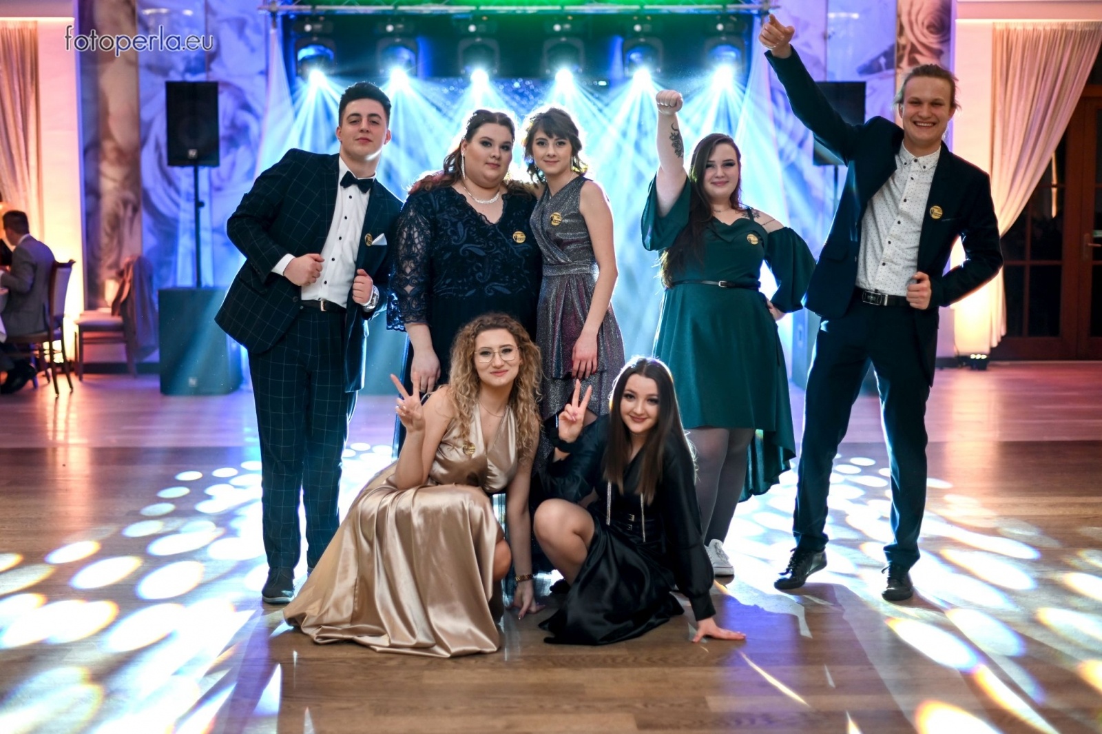 Zdjęcie w galerii na portalu naszraciborz.pl: Przeżyjmy to jeszcze raz. Ekonomik bawił się w dworku Komorno [FOTO] wiadomości z regionu