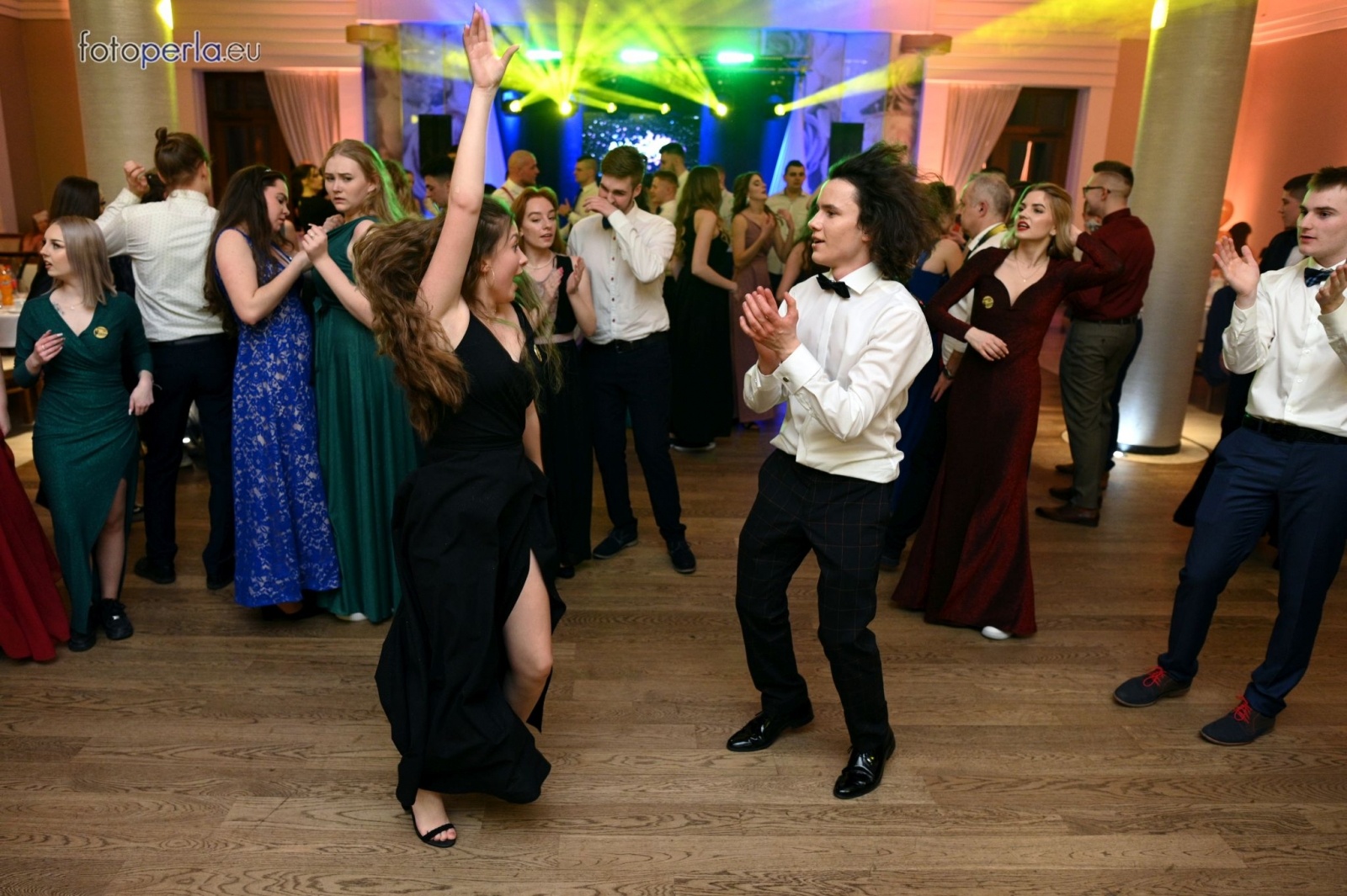 Zdjęcie w galerii na portalu naszraciborz.pl: Przeżyjmy to jeszcze raz. Ekonomik bawił się w dworku Komorno [FOTO] wiadomości z regionu