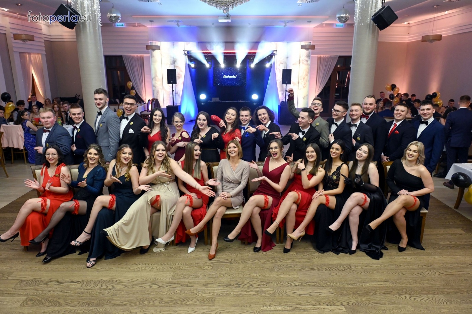 Zdjęcie w galerii na portalu naszraciborz.pl: Przeżyjmy to jeszcze raz. Ekonomik bawił się w dworku Komorno [FOTO] wiadomości z regionu