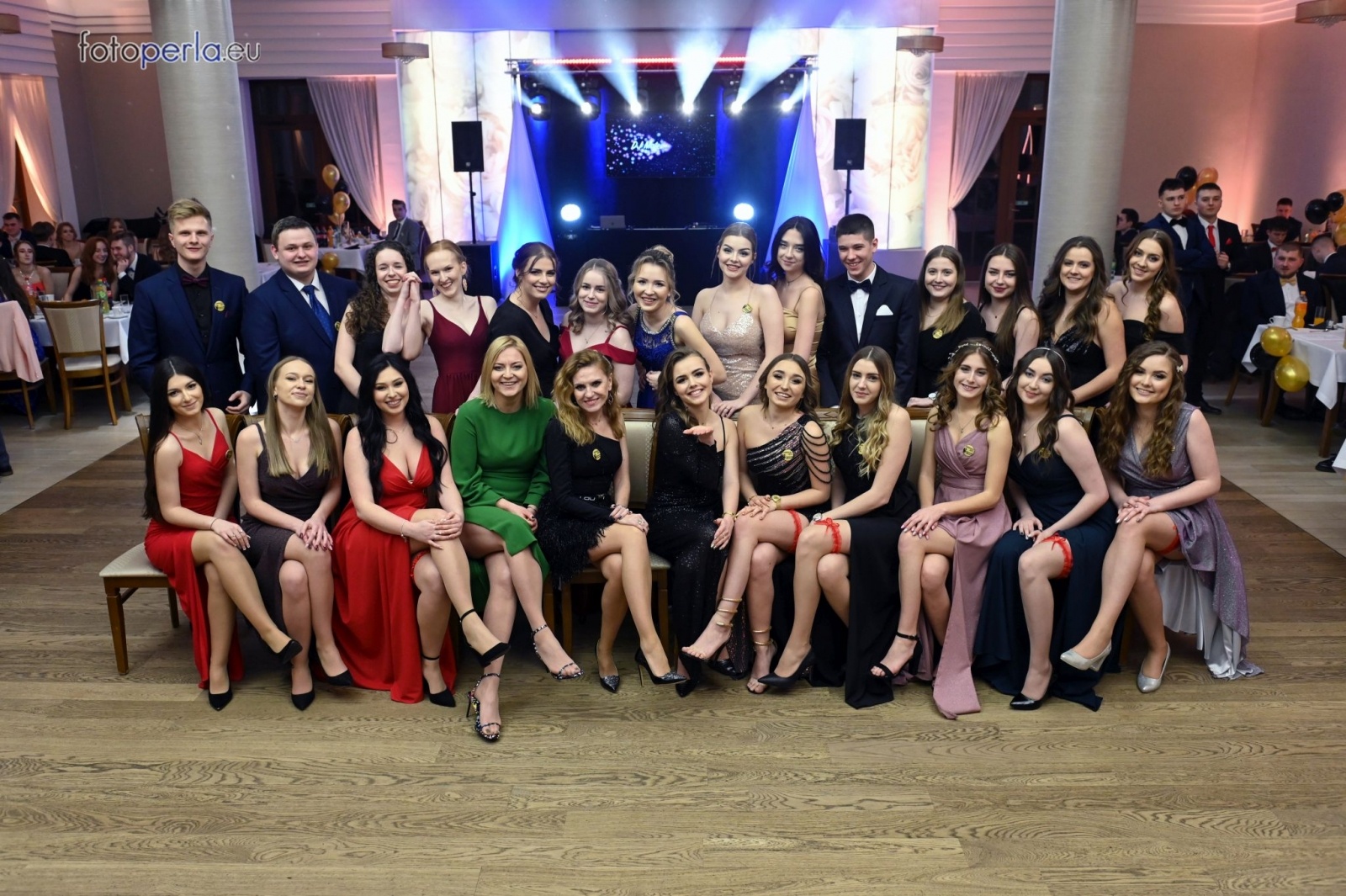 Zdjęcie w galerii na portalu naszraciborz.pl: Przeżyjmy to jeszcze raz. Ekonomik bawił się w dworku Komorno [FOTO] wiadomości z regionu