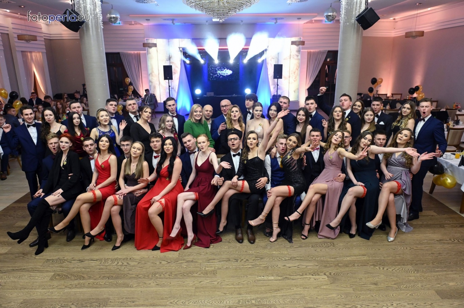 Zdjęcie w galerii na portalu naszraciborz.pl: Przeżyjmy to jeszcze raz. Ekonomik bawił się w dworku Komorno [FOTO] wiadomości z regionu