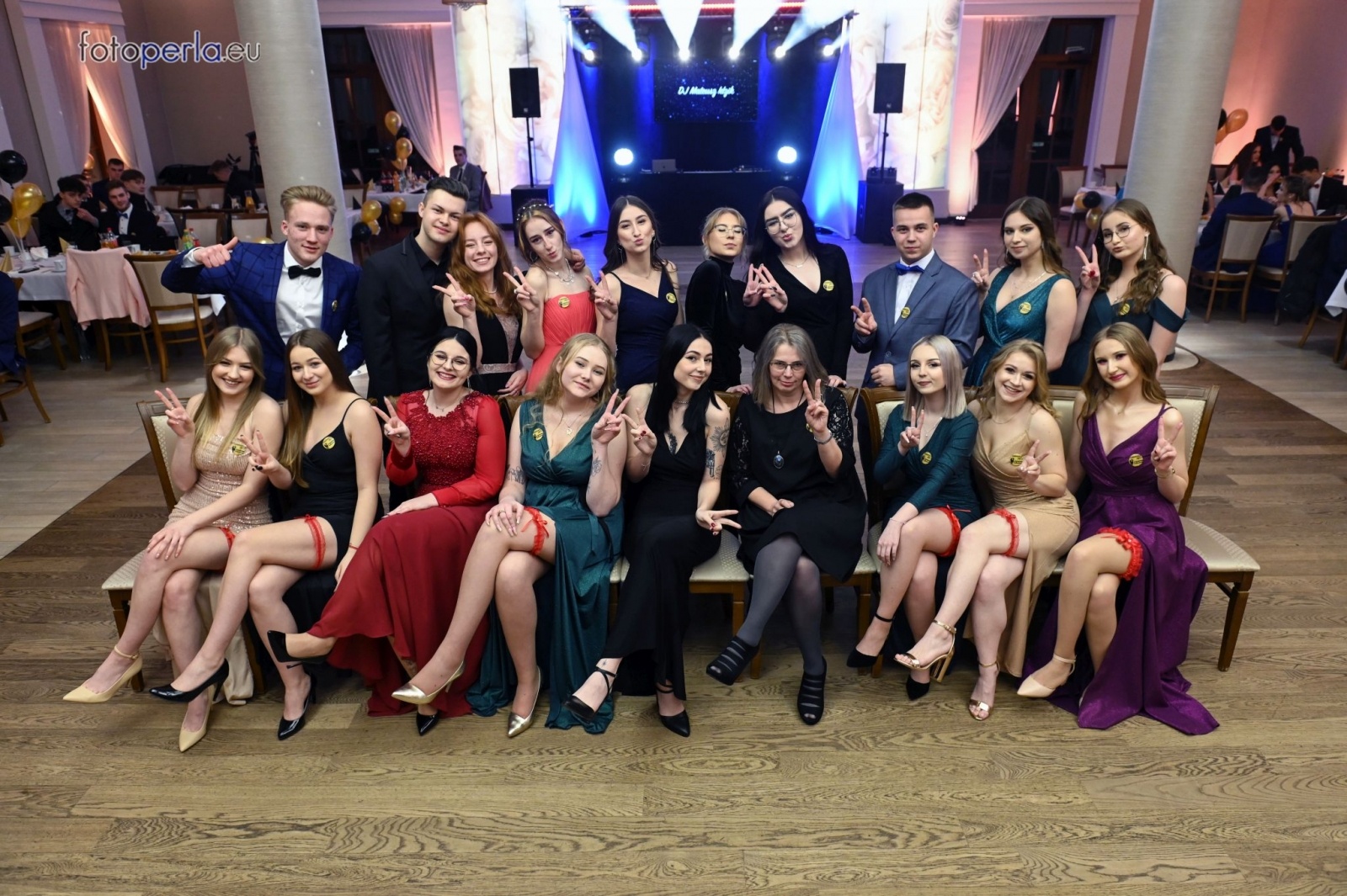 Zdjęcie w galerii na portalu naszraciborz.pl: Przeżyjmy to jeszcze raz. Ekonomik bawił się w dworku Komorno [FOTO] wiadomości z regionu