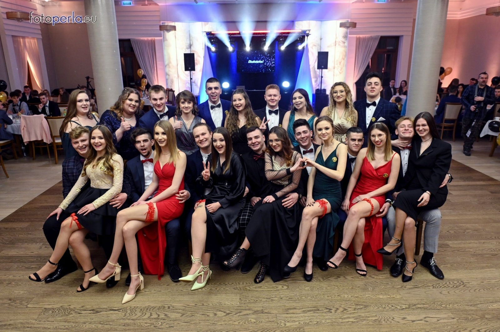 Zdjęcie w galerii na portalu naszraciborz.pl: Przeżyjmy to jeszcze raz. Ekonomik bawił się w dworku Komorno [FOTO] wiadomości z regionu