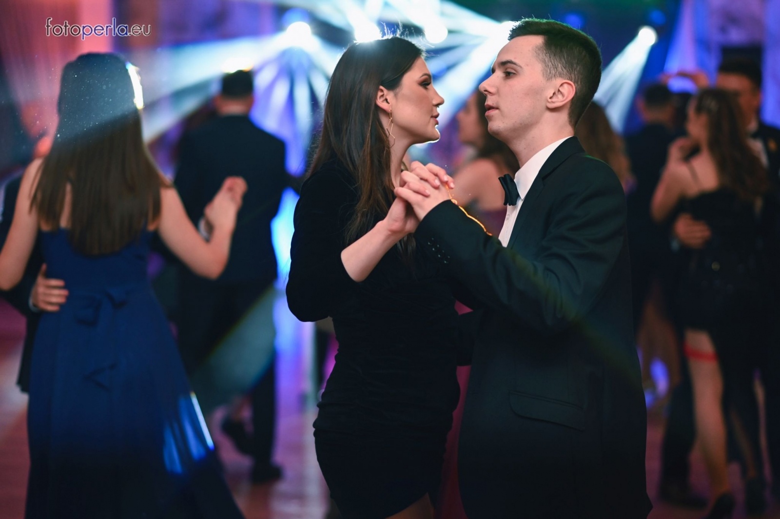 Zdjęcie w galerii na portalu naszraciborz.pl: Przeżyjmy to jeszcze raz. Ekonomik bawił się w dworku Komorno [FOTO] wiadomości z regionu