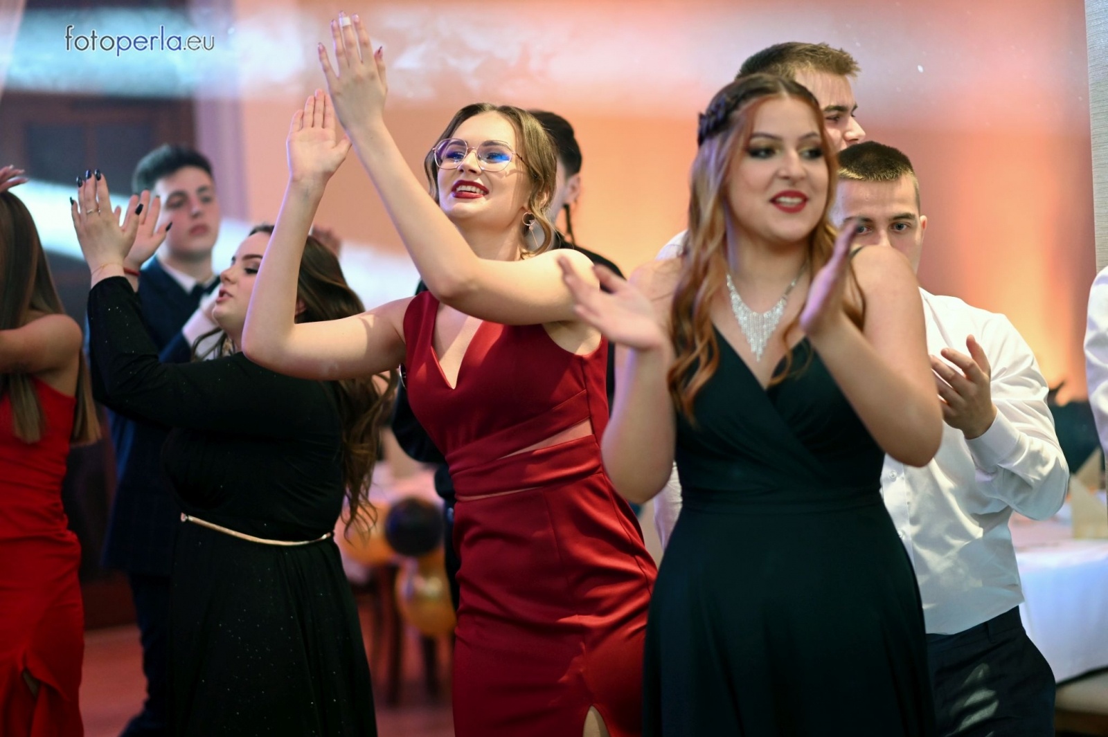 Zdjęcie w galerii na portalu naszraciborz.pl: Przeżyjmy to jeszcze raz. Ekonomik bawił się w dworku Komorno [FOTO] wiadomości z regionu