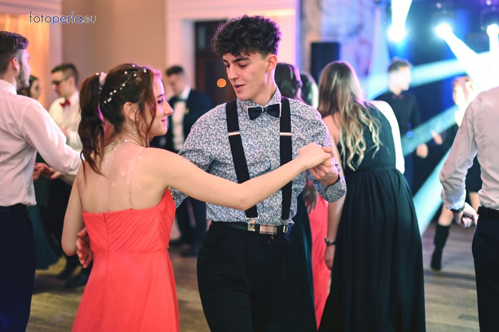 Zdjęcie w galerii na portalu naszraciborz.pl: Przeżyjmy to jeszcze raz. Ekonomik bawił się w dworku Komorno [FOTO] wiadomości z regionu