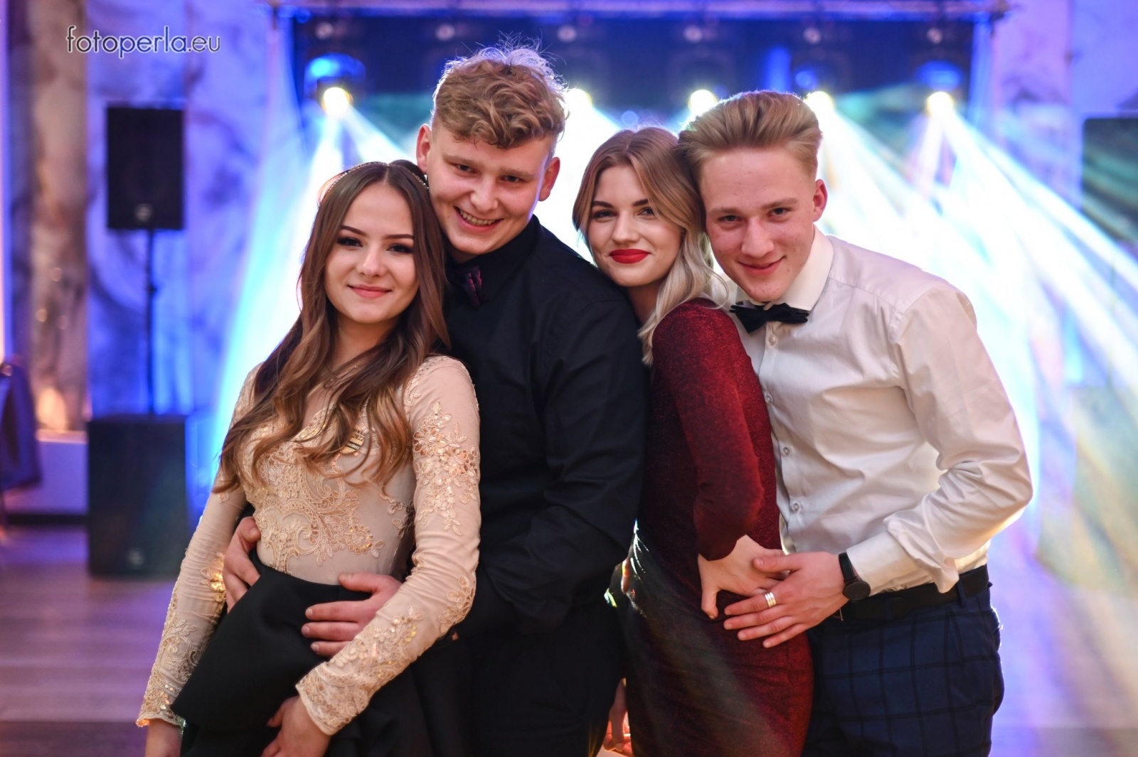 Zdjęcie w galerii na portalu naszraciborz.pl: Przeżyjmy to jeszcze raz. Ekonomik bawił się w dworku Komorno [FOTO] wiadomości z regionu