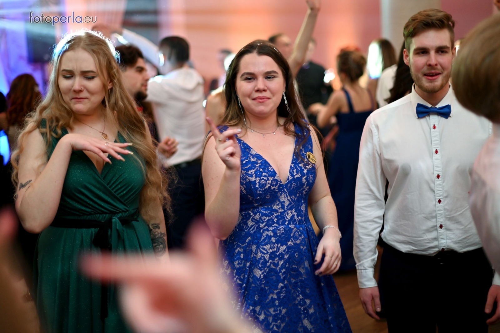 Zdjęcie w galerii na portalu naszraciborz.pl: Przeżyjmy to jeszcze raz. Ekonomik bawił się w dworku Komorno [FOTO] wiadomości z regionu