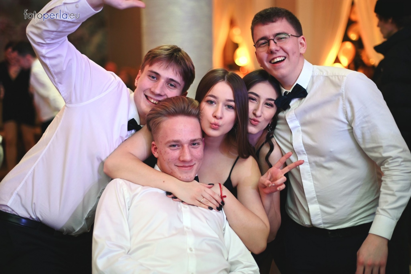 Zdjęcie w galerii na portalu naszraciborz.pl: Przeżyjmy to jeszcze raz. Ekonomik bawił się w dworku Komorno [FOTO] wiadomości z regionu