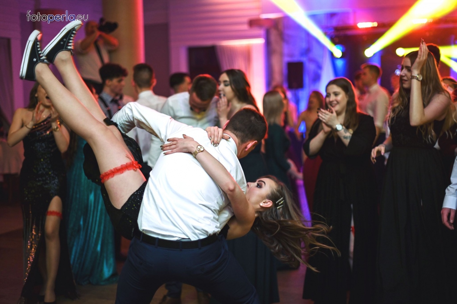 Zdjęcie w galerii na portalu naszraciborz.pl: Przeżyjmy to jeszcze raz. Ekonomik bawił się w dworku Komorno [FOTO] wiadomości z regionu