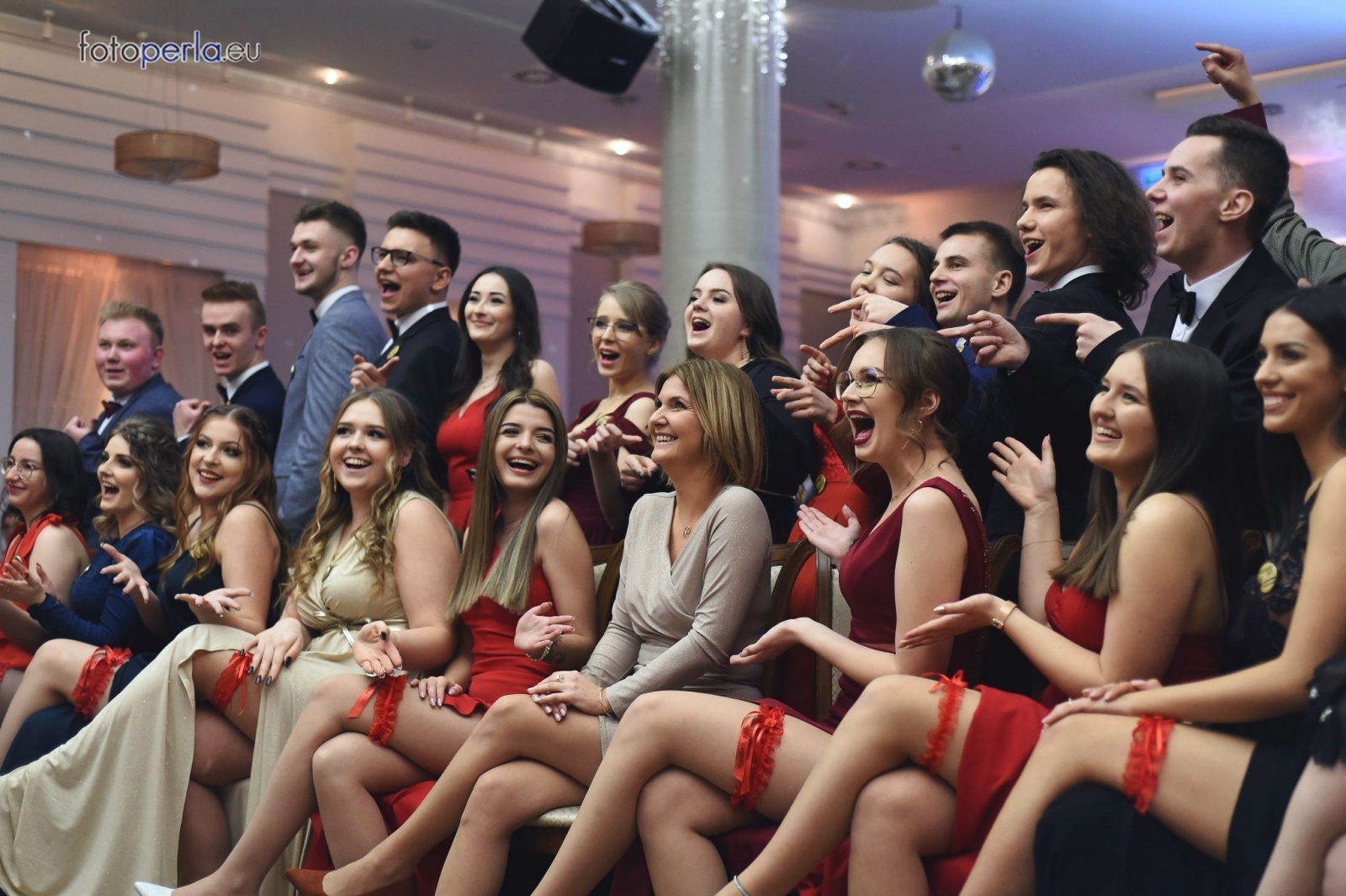 Zdjęcie w galerii na portalu naszraciborz.pl: Przeżyjmy to jeszcze raz. Ekonomik bawił się w dworku Komorno [FOTO] wiadomości z regionu