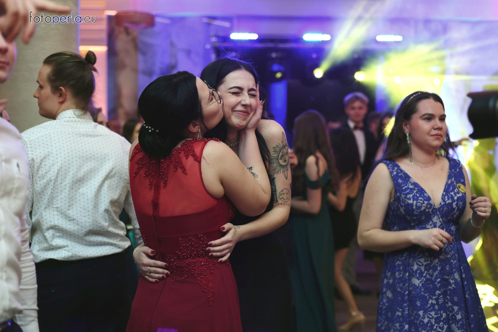 Zdjęcie w galerii na portalu naszraciborz.pl: Przeżyjmy to jeszcze raz. Ekonomik bawił się w dworku Komorno [FOTO] wiadomości z regionu