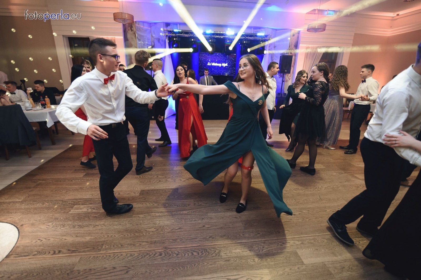 Zdjęcie w galerii na portalu naszraciborz.pl: Przeżyjmy to jeszcze raz. Ekonomik bawił się w dworku Komorno [FOTO] wiadomości z regionu