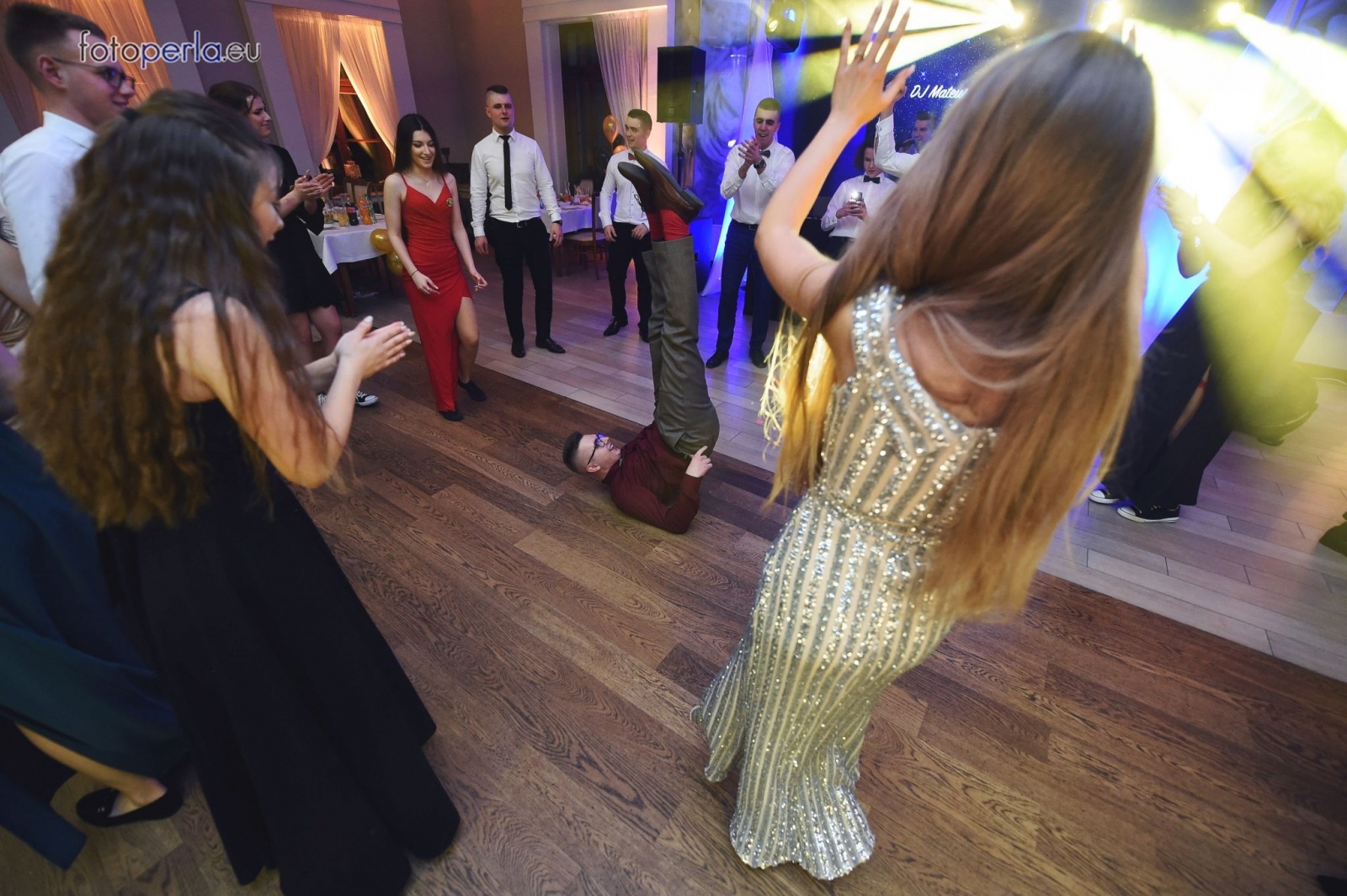 Zdjęcie w galerii na portalu naszraciborz.pl: Przeżyjmy to jeszcze raz. Ekonomik bawił się w dworku Komorno [FOTO] wiadomości z regionu