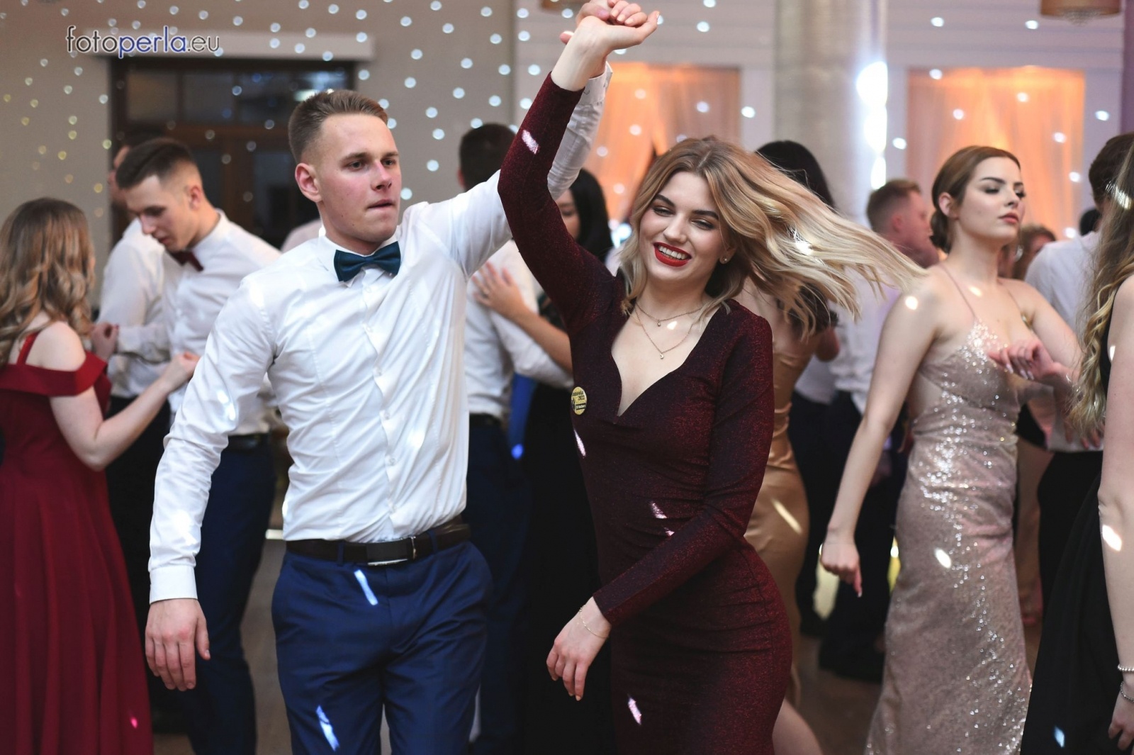 Zdjęcie w galerii na portalu naszraciborz.pl: Przeżyjmy to jeszcze raz. Ekonomik bawił się w dworku Komorno [FOTO] wiadomości z regionu