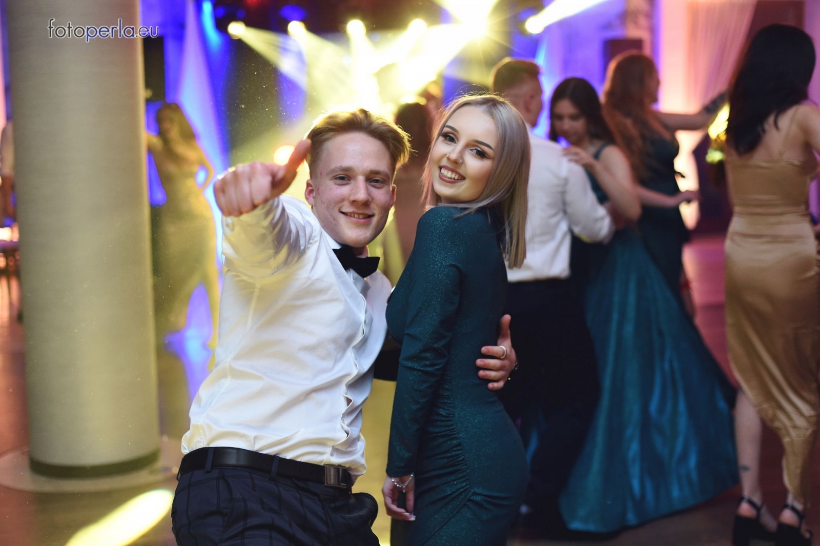 Zdjęcie w galerii na portalu naszraciborz.pl: Przeżyjmy to jeszcze raz. Ekonomik bawił się w dworku Komorno [FOTO] wiadomości z regionu