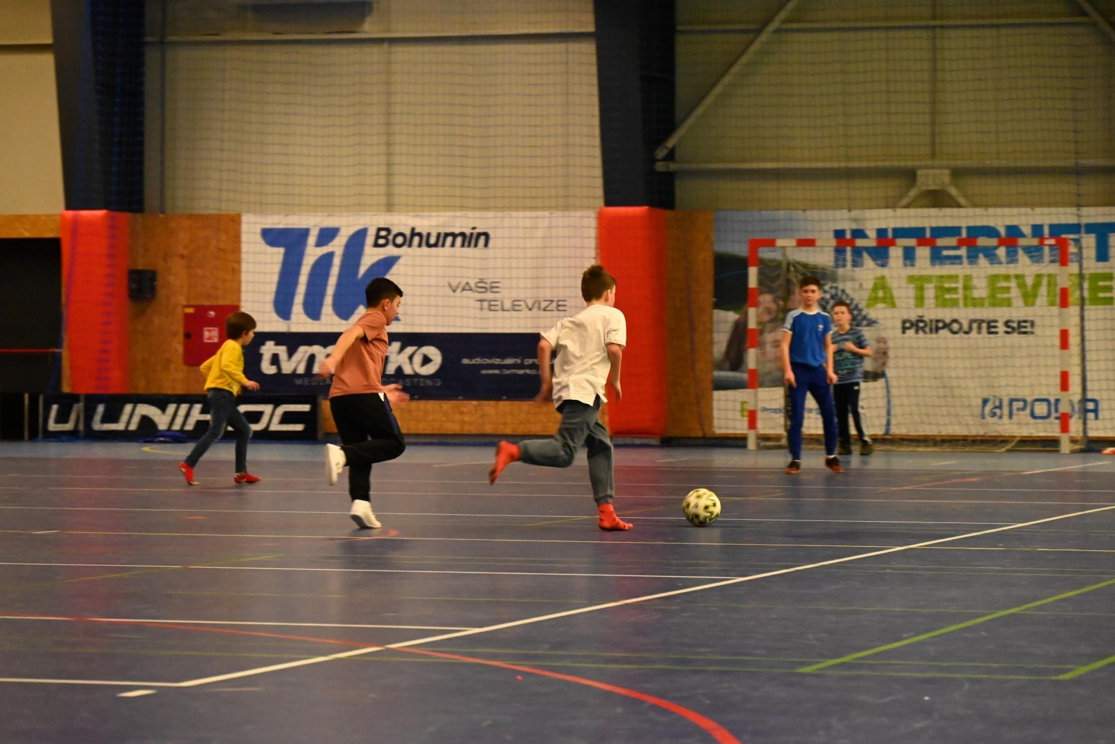 Zdjęcie w galerii na portalu naszraciborz.pl: LKS Tworków z Pucharem Wójta Krzyżanowic wiadomości z regionu