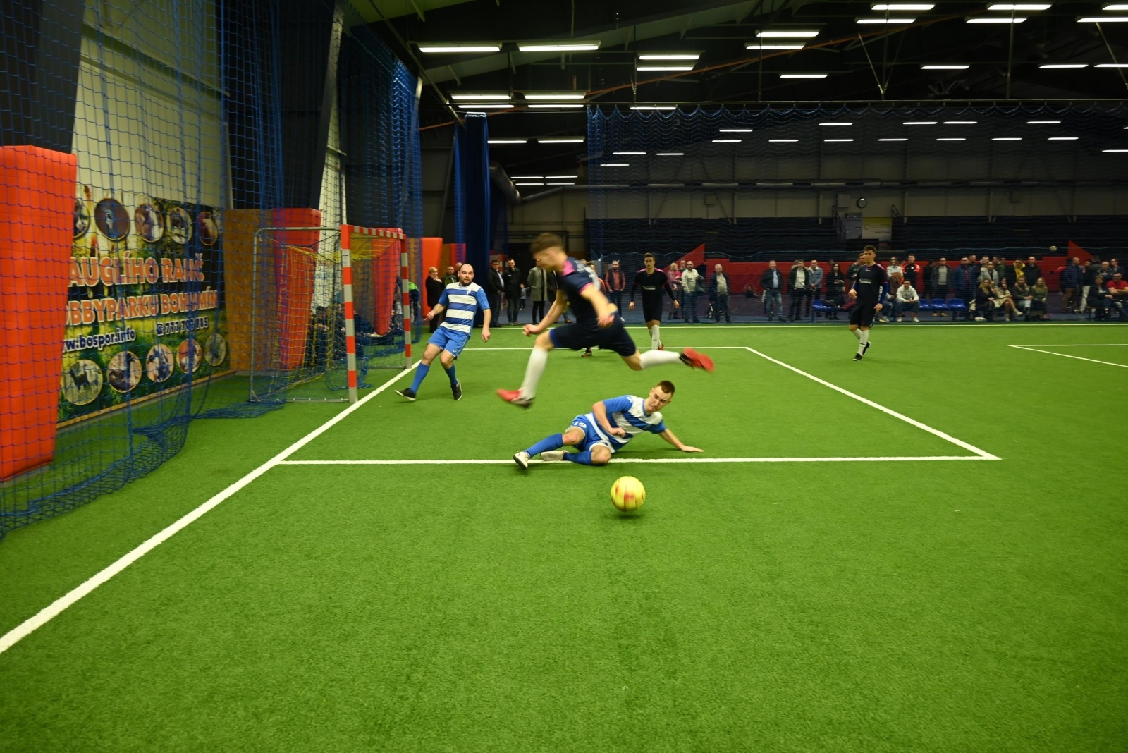 Zdjęcie w galerii na portalu naszraciborz.pl: LKS Tworków z Pucharem Wójta Krzyżanowic wiadomości z regionu