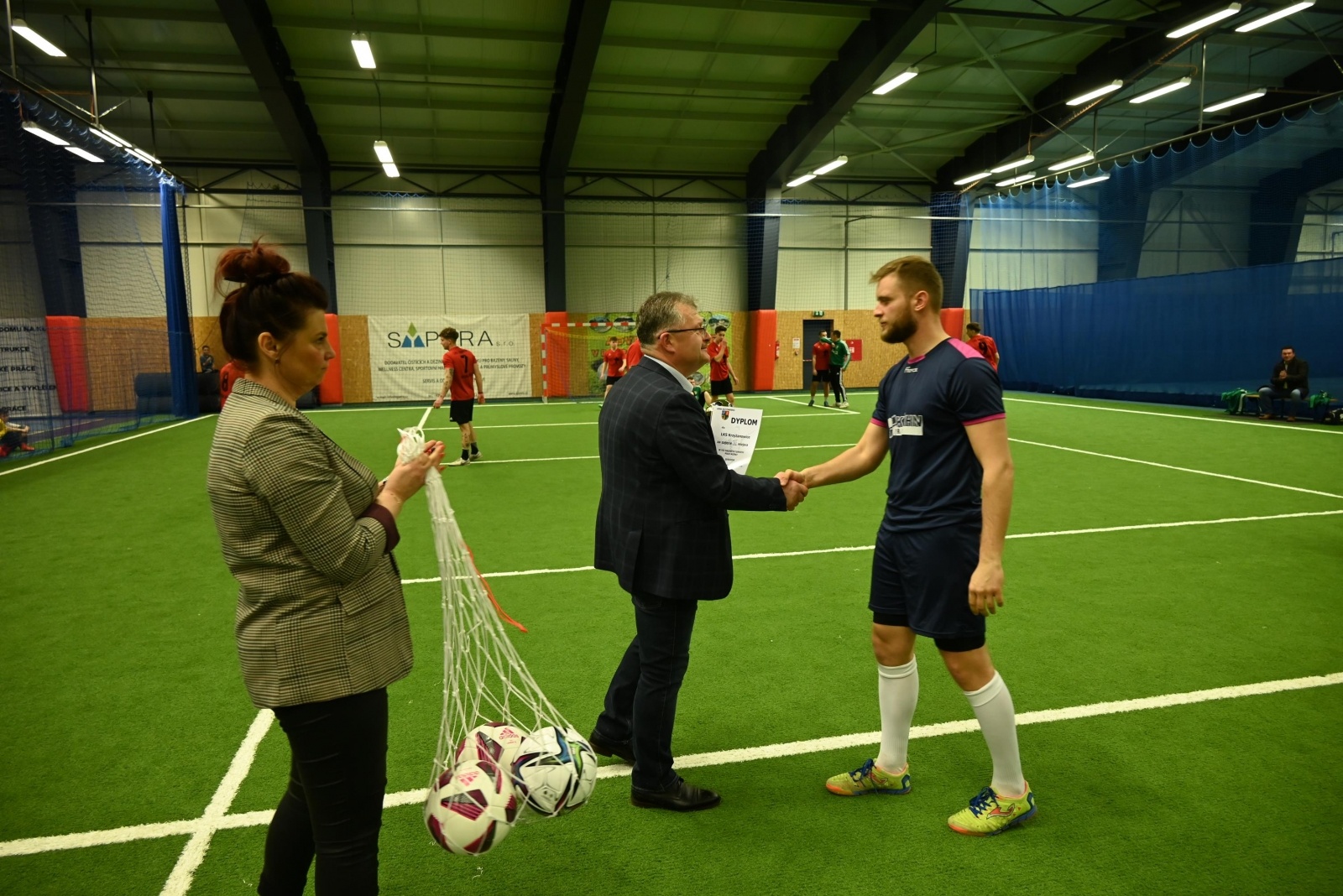 Zdjęcie w galerii na portalu naszraciborz.pl: LKS Tworków z Pucharem Wójta Krzyżanowic wiadomości z regionu