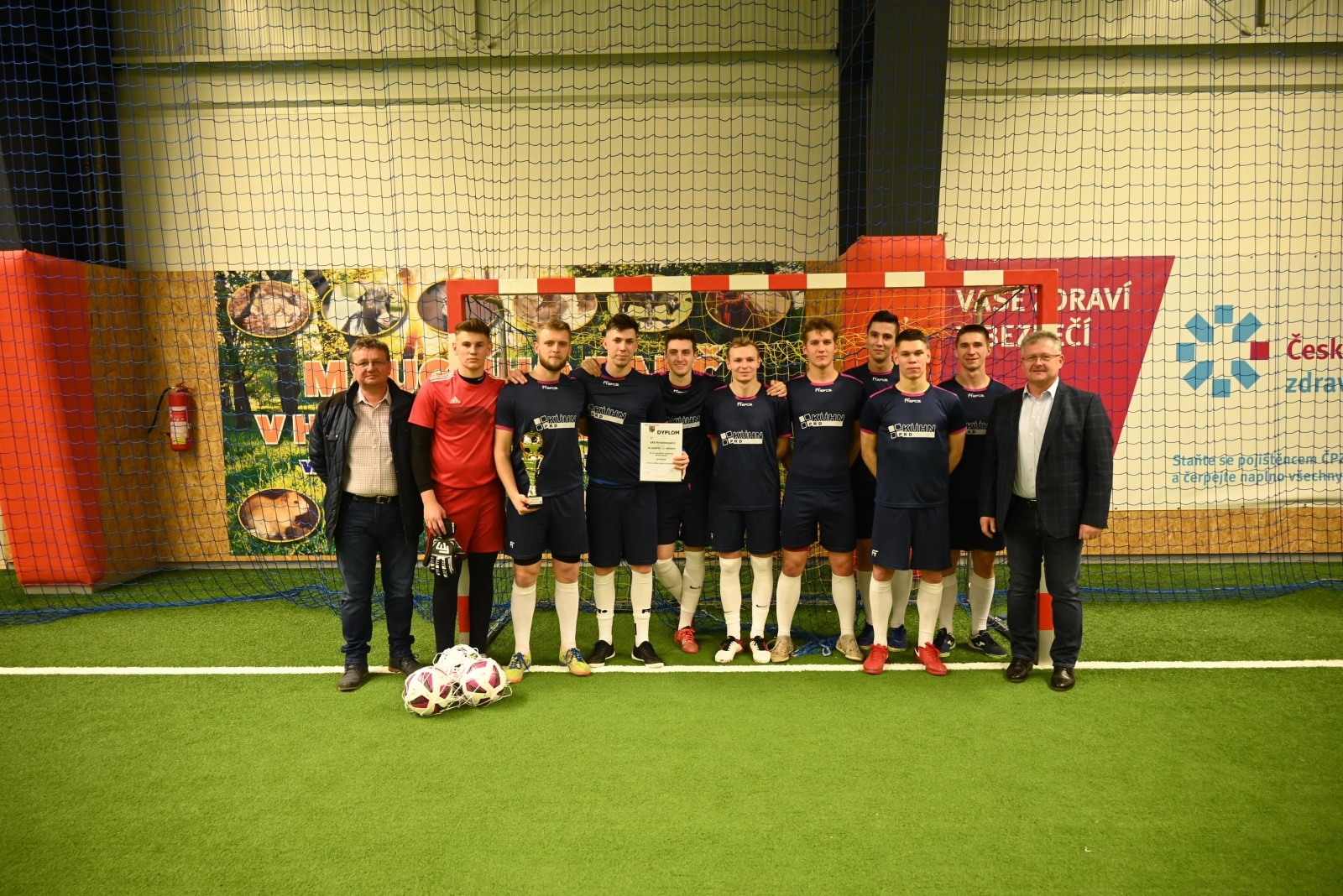 Zdjęcie w galerii na portalu naszraciborz.pl: LKS Tworków z Pucharem Wójta Krzyżanowic wiadomości z regionu