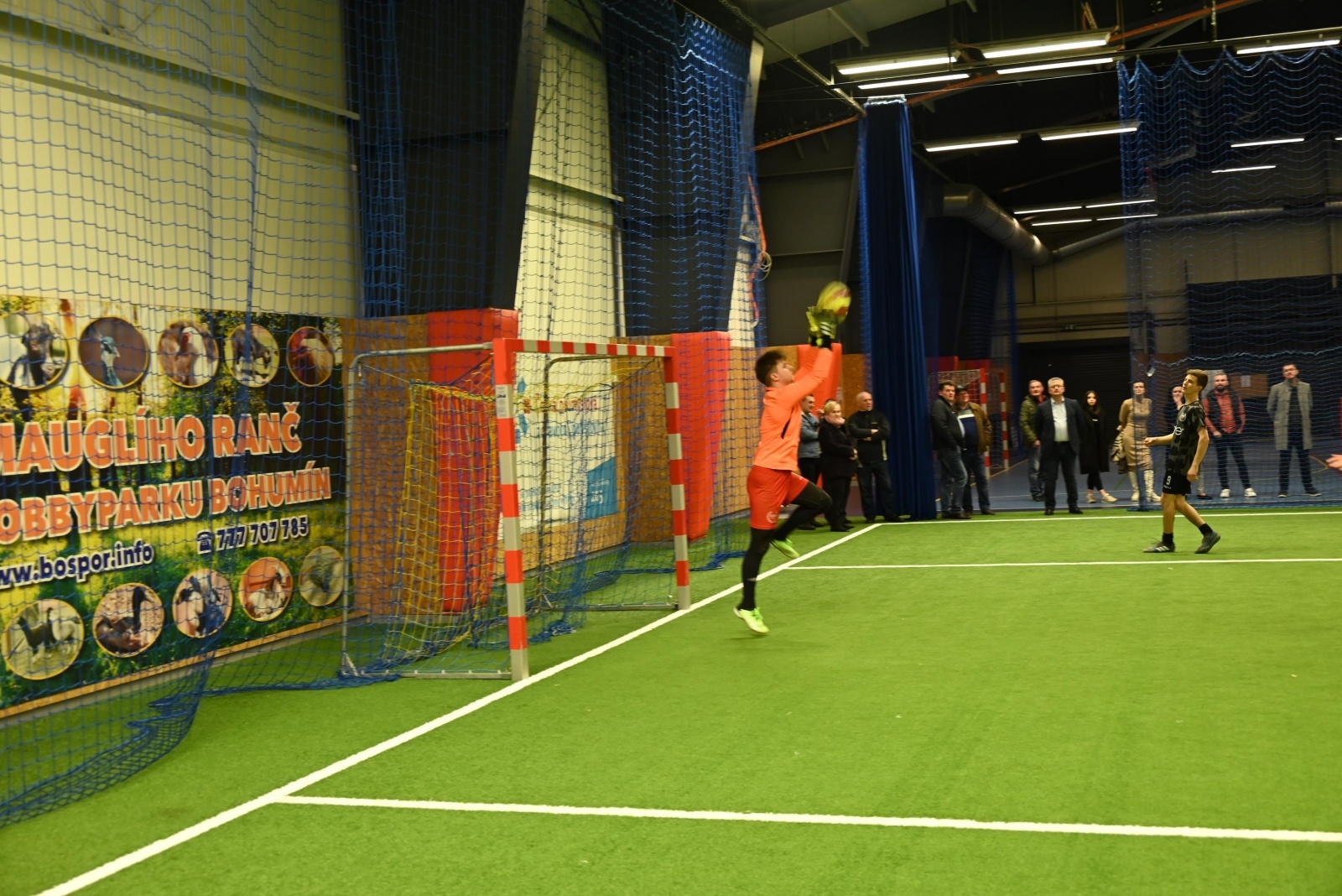 Zdjęcie w galerii na portalu naszraciborz.pl: LKS Tworków z Pucharem Wójta Krzyżanowic wiadomości z regionu