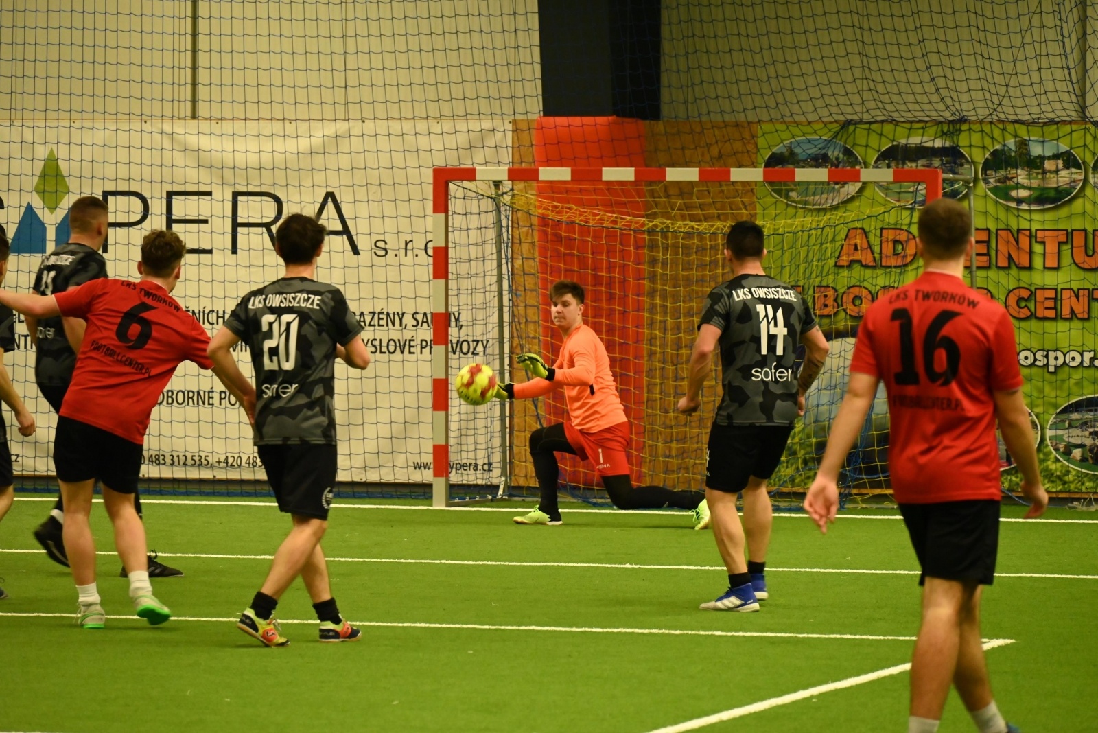 Zdjęcie w galerii na portalu naszraciborz.pl: LKS Tworków z Pucharem Wójta Krzyżanowic wiadomości z regionu