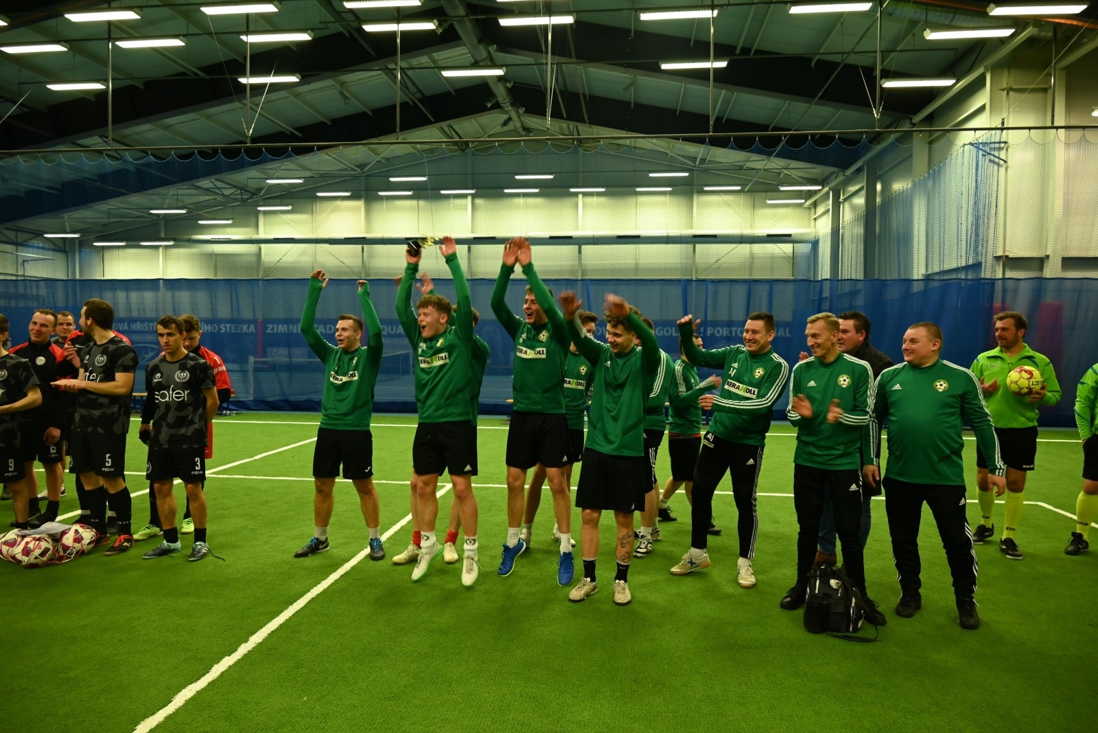 Zdjęcie w galerii na portalu naszraciborz.pl: LKS Tworków z Pucharem Wójta Krzyżanowic wiadomości z regionu