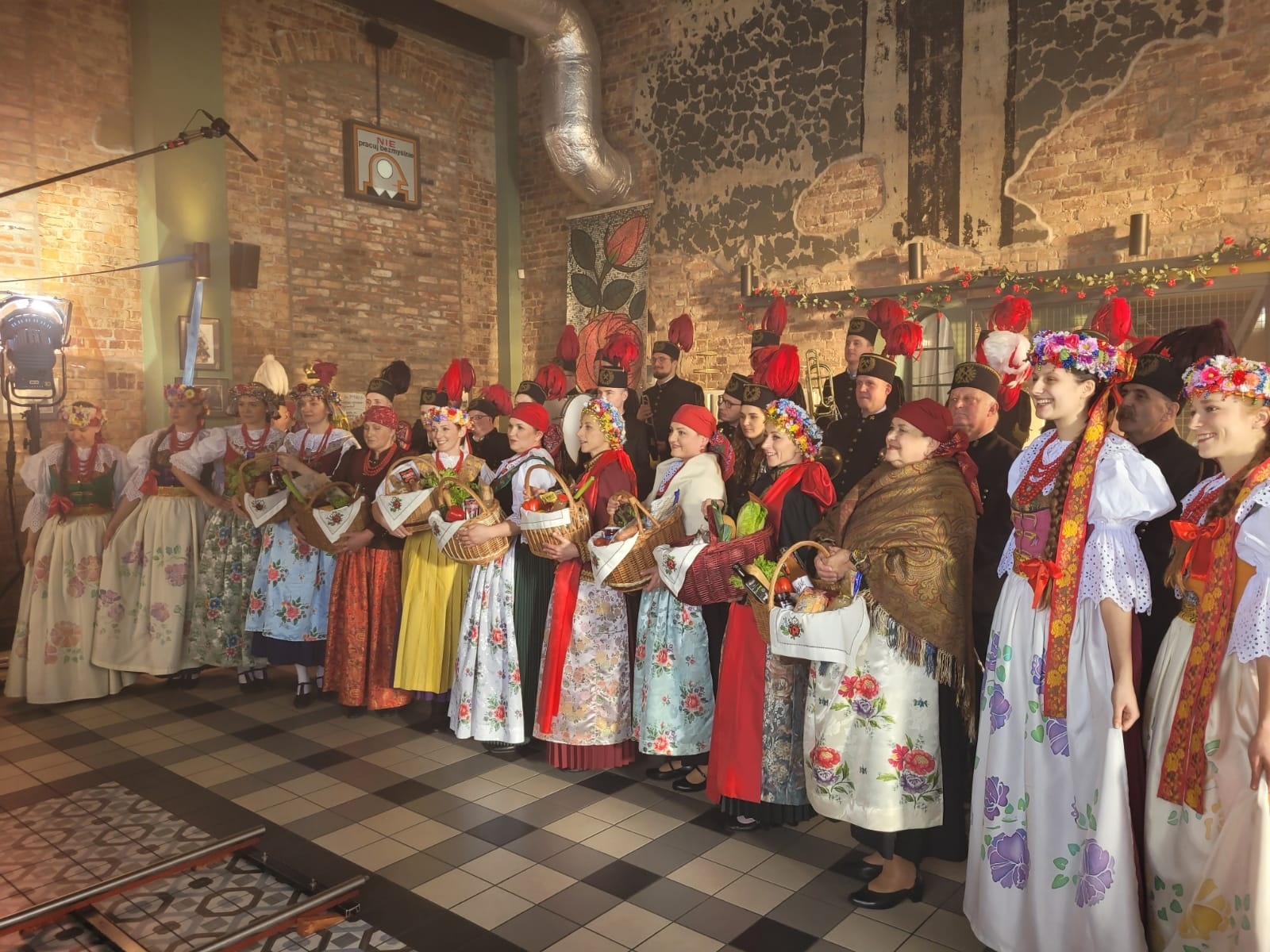 Zdjęcie w galerii na portalu naszraciborz.pl: Rudniczanki spod Raciborza wystąpiły w ogólnopolskiej reklamie Biedronki wiadomości z regionu