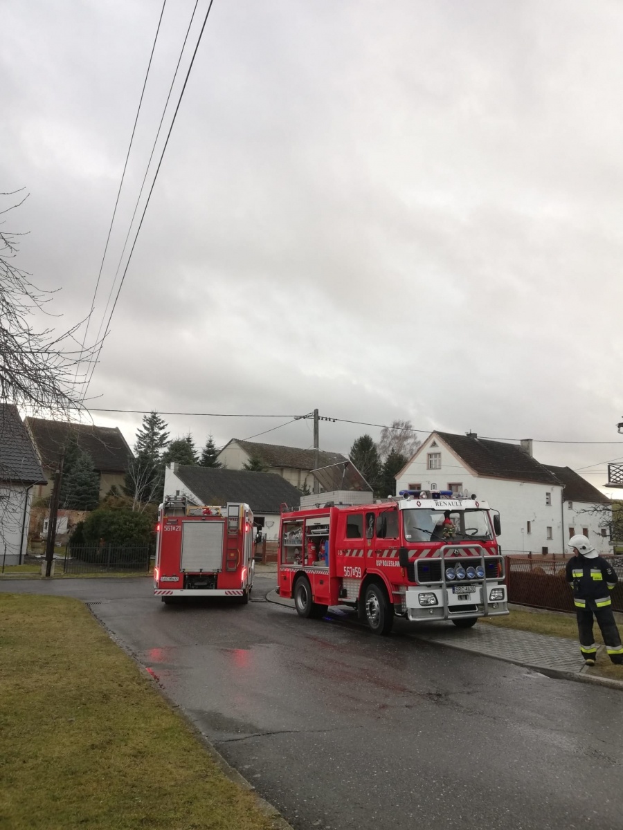 Zdjęcie w galerii na portalu naszraciborz.pl: Raport 998. 50 tys. złotych strat w pożarze poddasza w Bolesławiu [FOTO] wiadomości z regionu