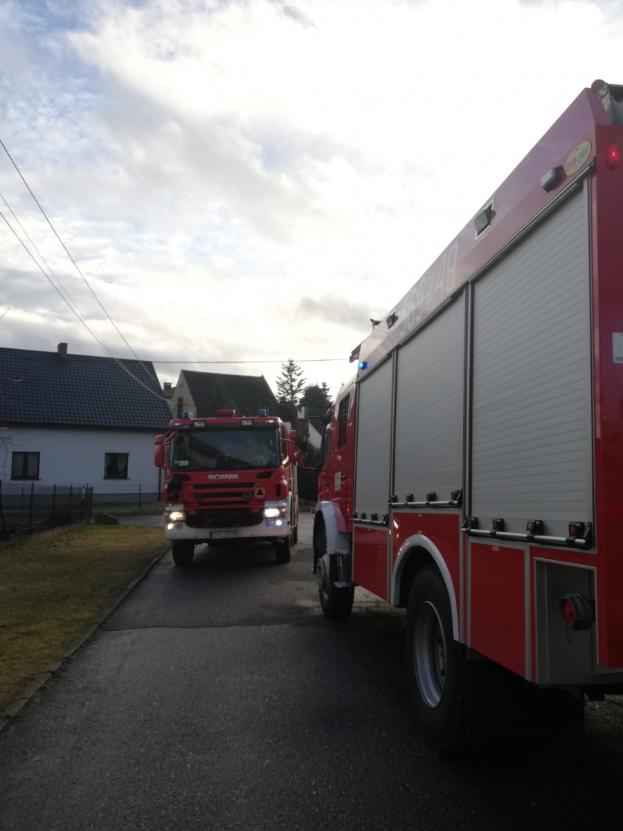 Zdjęcie w galerii na portalu naszraciborz.pl: Raport 998. 50 tys. złotych strat w pożarze poddasza w Bolesławiu [FOTO] wiadomości z regionu