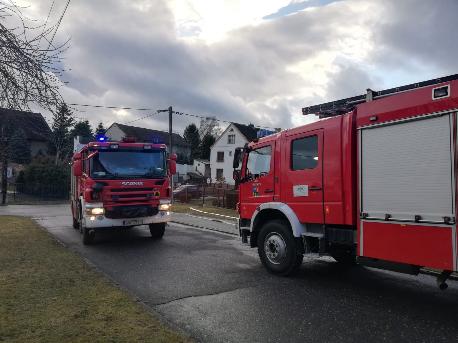 Zdjęcie w galerii na portalu naszraciborz.pl: Raport 998. 50 tys. złotych strat w pożarze poddasza w Bolesławiu [FOTO] wiadomości z regionu