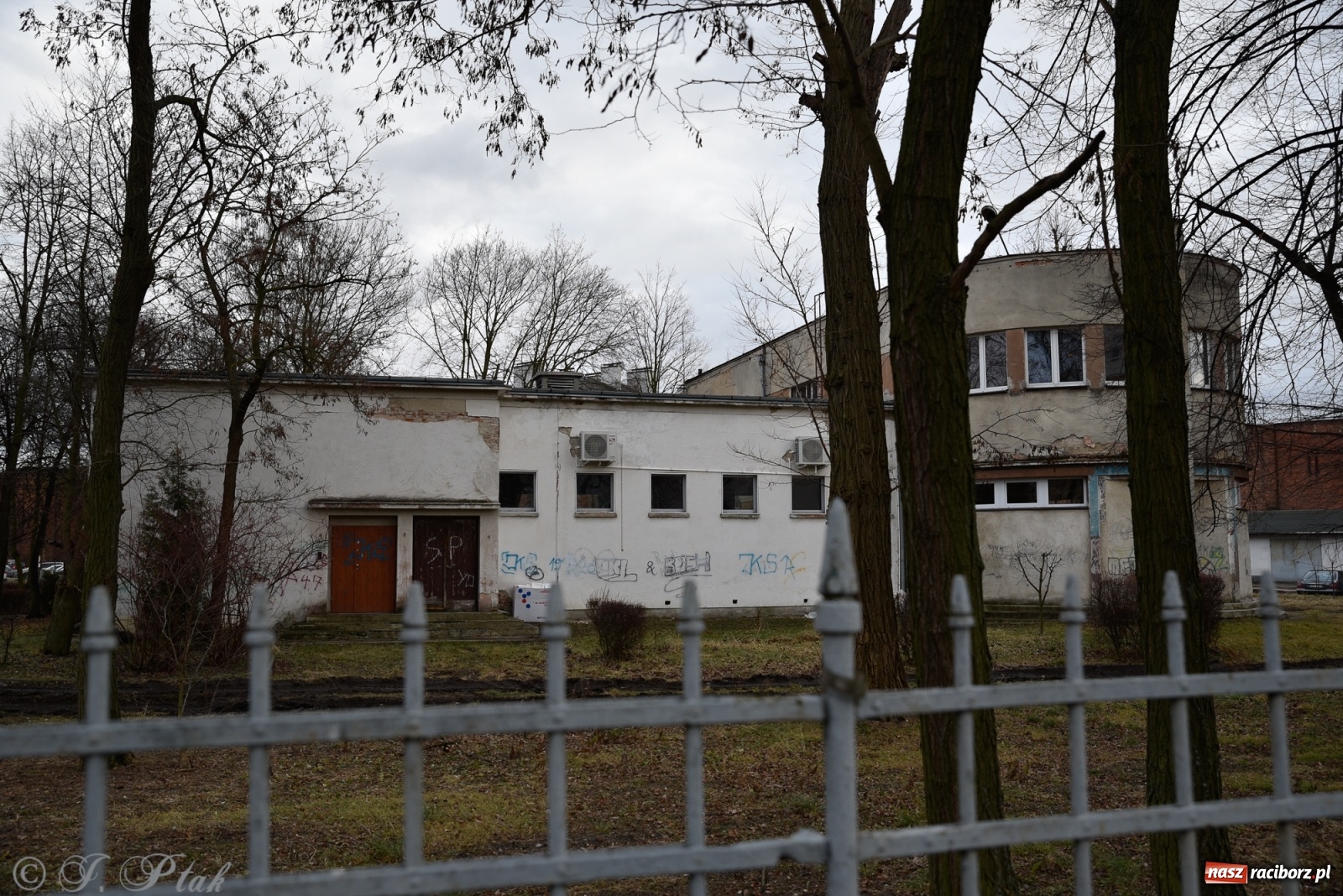 Zdjęcie w galerii na portalu naszraciborz.pl: Przy raciborskim Zakładzie Karnym powstaje pomnik Żołnierzy Wyklętych wiadomości z regionu