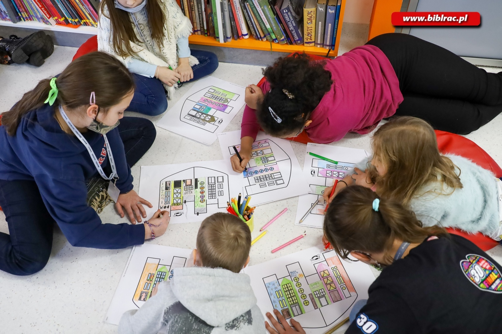 Zdjęcie w galerii na portalu naszraciborz.pl: Zajęcia o architekturze rozpoczęły Kulturalne Ferie z Biblioteką wiadomości z regionu