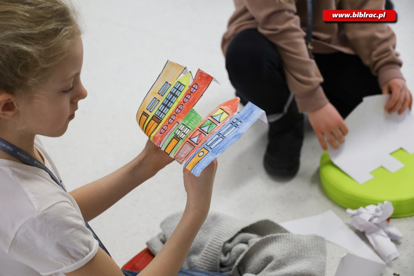 Zdjęcie w galerii na portalu naszraciborz.pl: Zajęcia o architekturze rozpoczęły Kulturalne Ferie z Biblioteką wiadomości z regionu